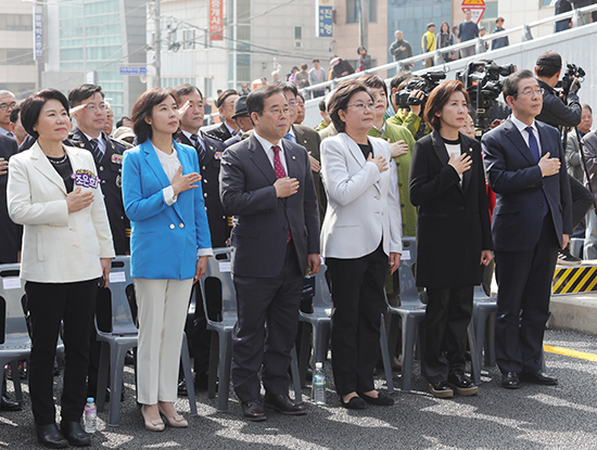 21일 열린 서리풀터널 개통식에 참가한 (우측부터)박원순 시장, 나경원 대표.