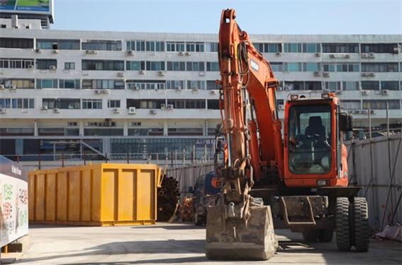 지난 1월 박원순 서울시장과 서울시가 청계천·을지로 지역 재개발 전면 재검토를 선언했지만 재개발은 계속되고 있는 상황이다.
