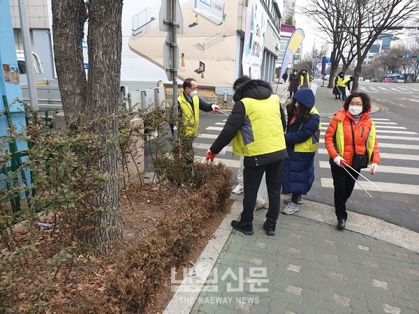 통장자율회(회장 이태호) 계산3동 직원들과 설 명절 맞이 마을 대청소 실시 2