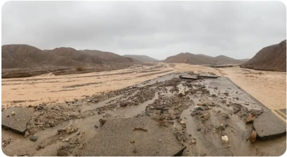 8월 5일 3시간 만에 ‘1천 년에 한 번 올까 말까’ 한 기습적 폭우가 휩쓸고 간 미국 서부 사막지대 데스밸리의 모습. 미국 국립공원관리청 제공