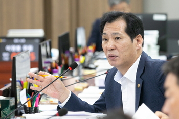 Gyeonggi Province on Brink of Financial Crisis: Fund Depletion Hits Alarming 1.5 Trillion Won Mark